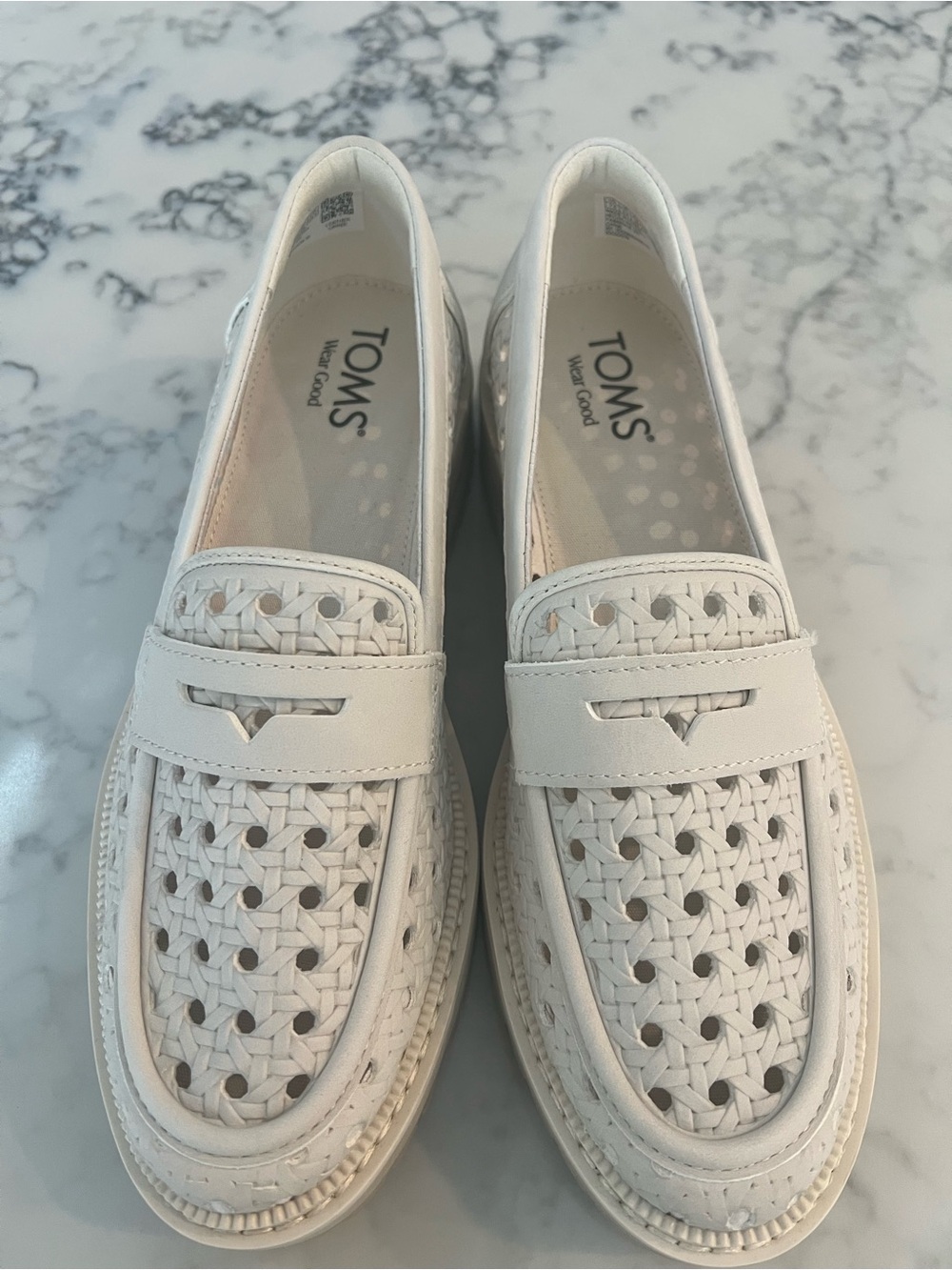 NEW Toms CARA Size 7.5 Light Sand Women Leather Lug Slip On Loafers Ivory White